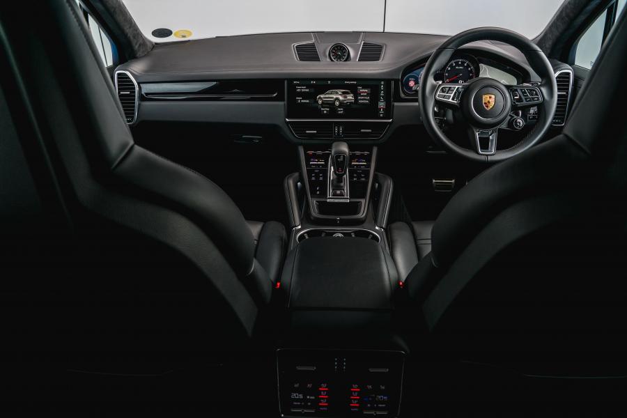 Торпедо Porsche Cayenne Turbo (PO536) 2018 года  (UK) (фото 14 из 20)